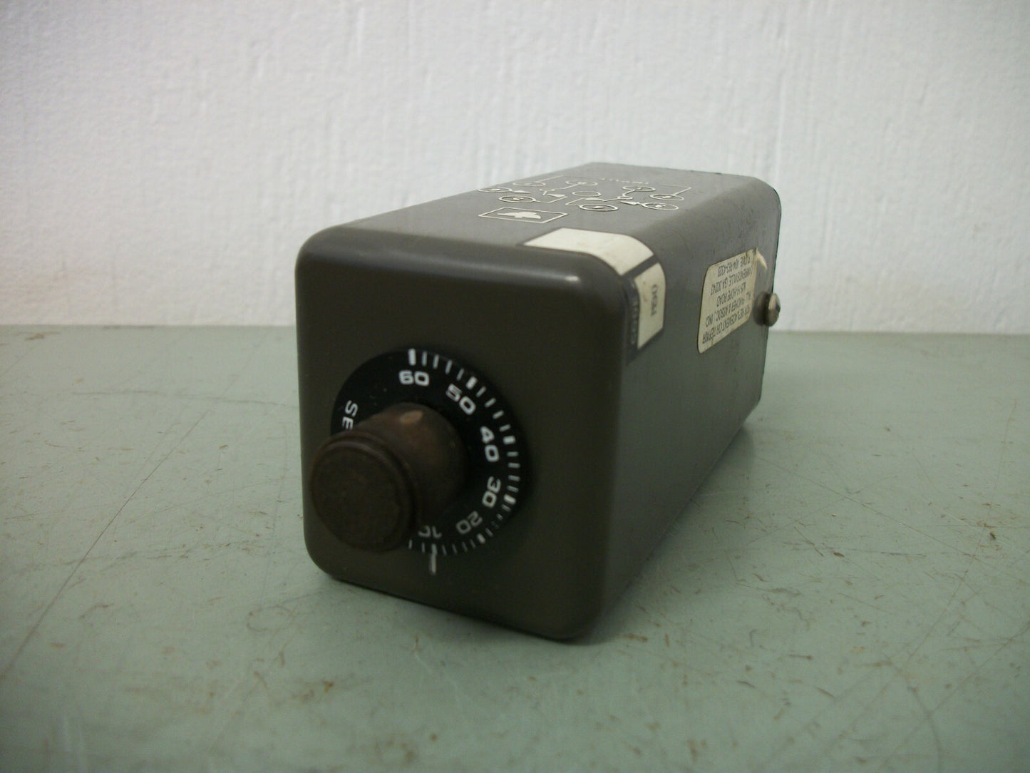 EAGLE SIGNAL TIME DELAY RELAY CG914A3 120VOLT 10AMP 0-60SEC
