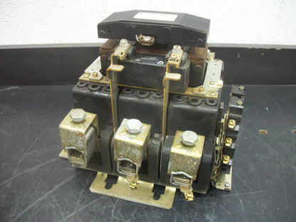 GE 300AMP 3POLE LIGHTING CONTACTOR CR360L71304TLAE 480VCOIL 600VOLT