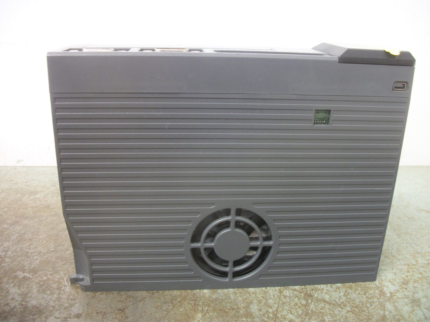 XINJE 0.4KW SERVO DRIVE DS2-20P4-AS 240VOLT 2.5AMP 3PH