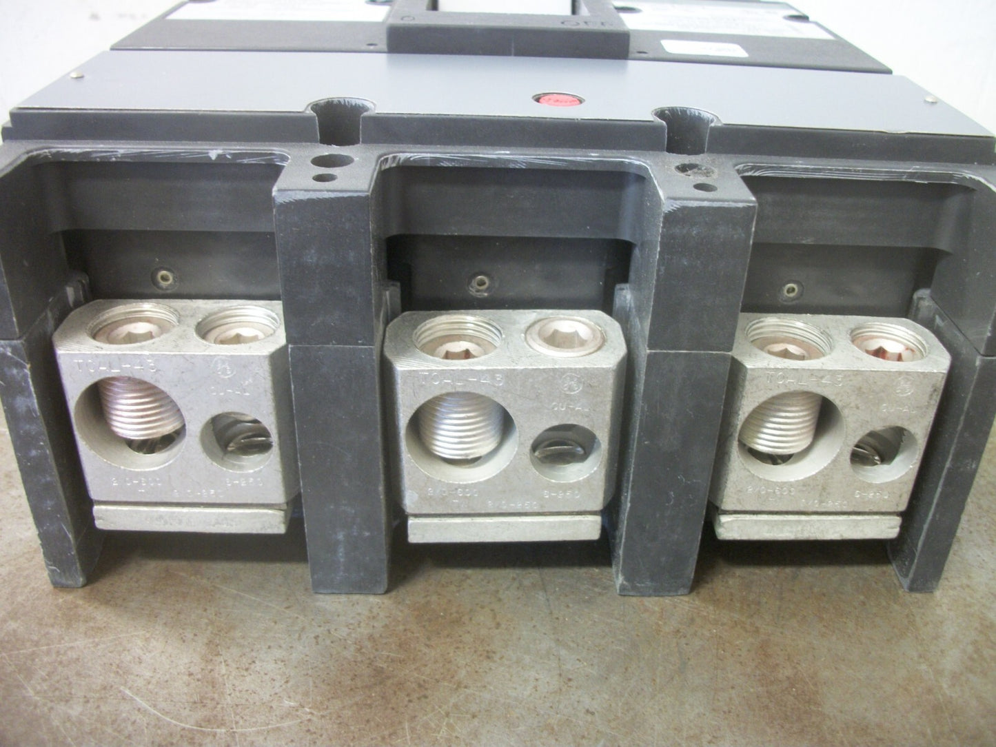 GE TJD CIRCUIT BREAKER TJD432300WL 300AMP 240VOLT 3POLE