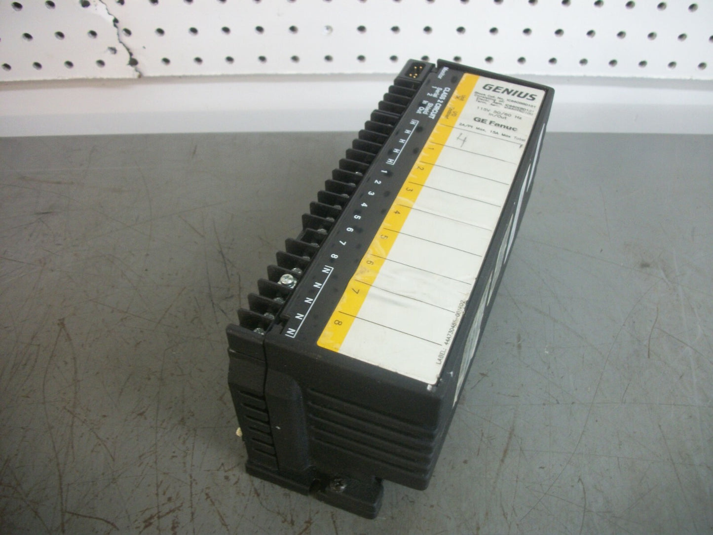 GE FANUC I/O 115VAC 8-POINT LOW LEAKAGE MODULE IC660EBD101K W/BLOCK IC660TSD100K