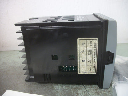 HONEYWELL UDC2500 TEMPERATURE CONTROLLER DC2500-E0-1L00-200-00000-00-0 NOB