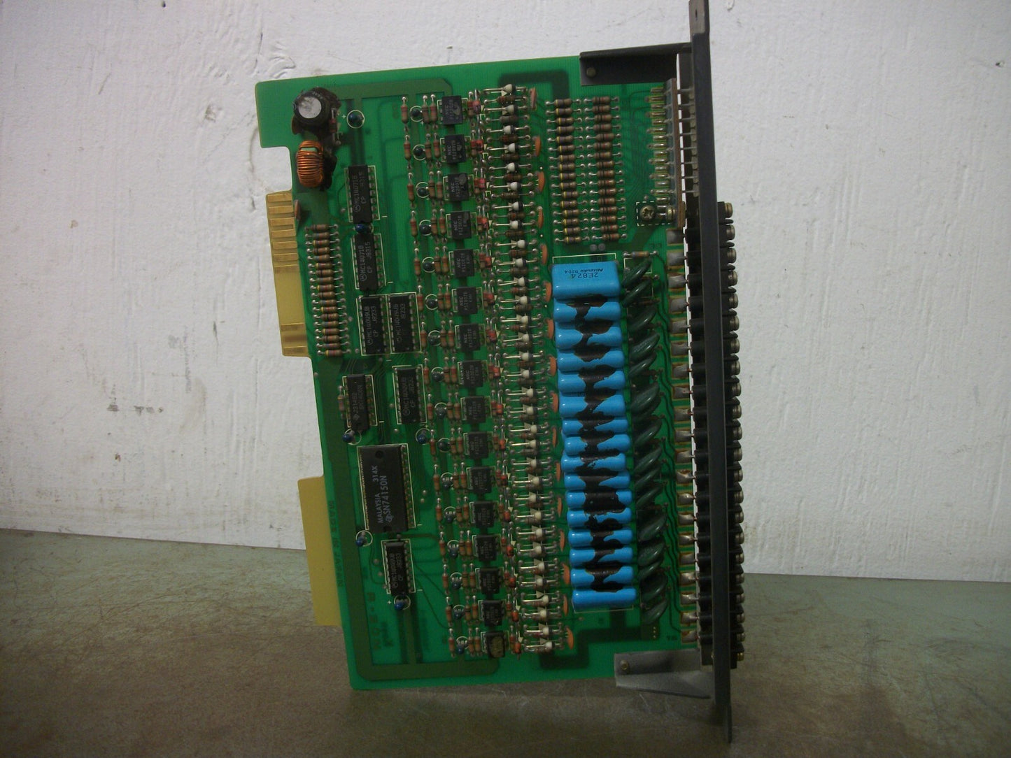 KOYO 16-POINT PLC INPUT MODULE R-20N