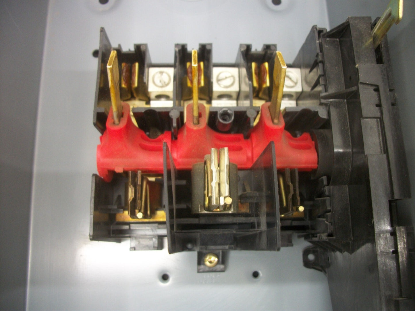 SQUARE D DISCONNECT TYPE 1 H363 100AMP 600VOLT 3POLE FUSIBLE MISS ARC SHIELD