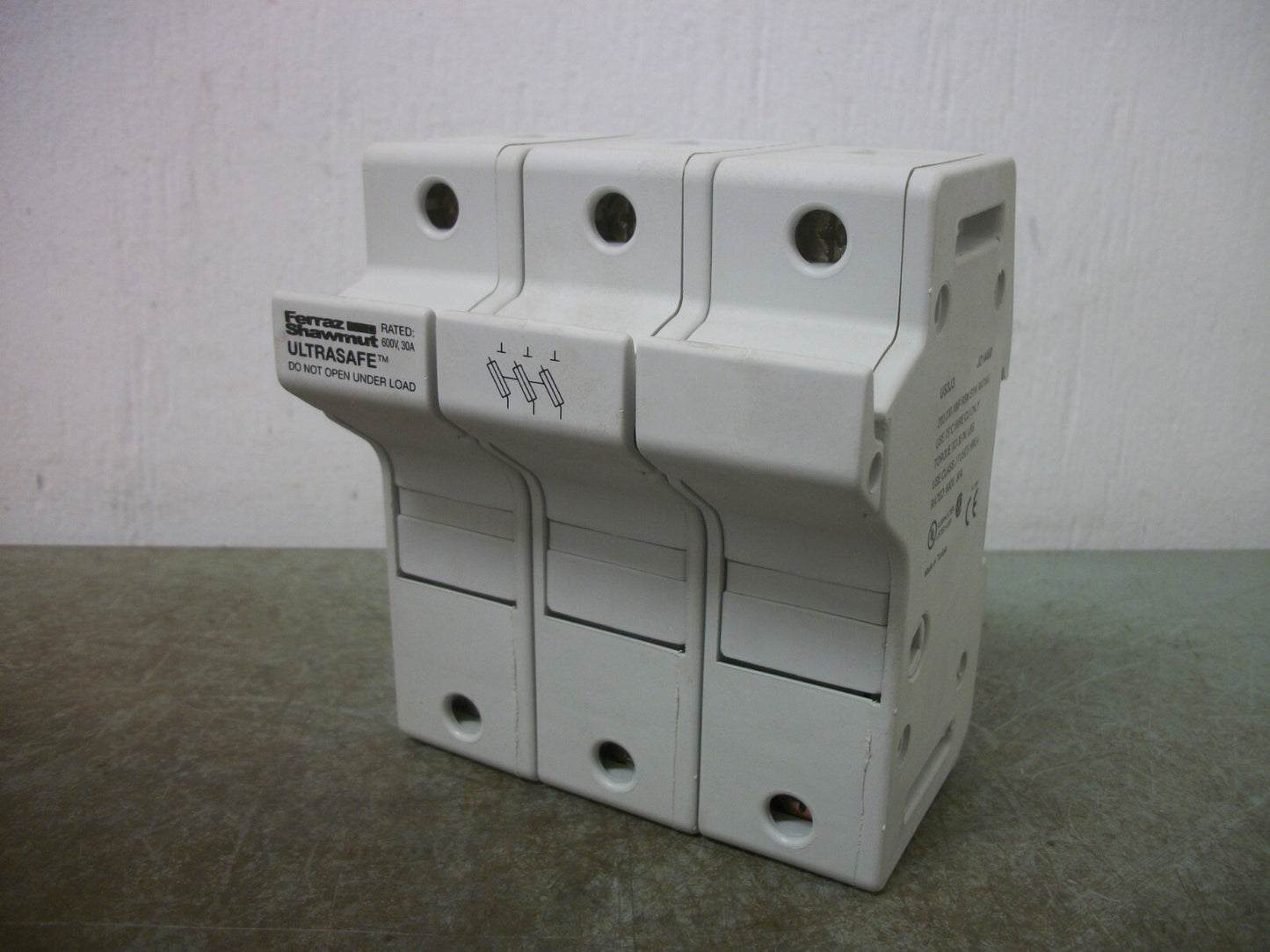 FERRAZ-SHAWMUT ULTRASAFE CLASS J FUSEHOLDER US3J3 30AMP 600VOLT 3POLE