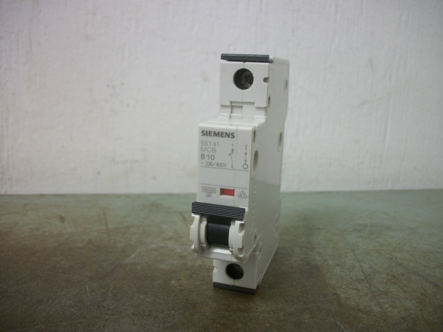 SIEMENS MINI CIRCUIT BREAKER 5SY41MCBB10 5SY4110-6 10AMP 400VOLT 1POLE