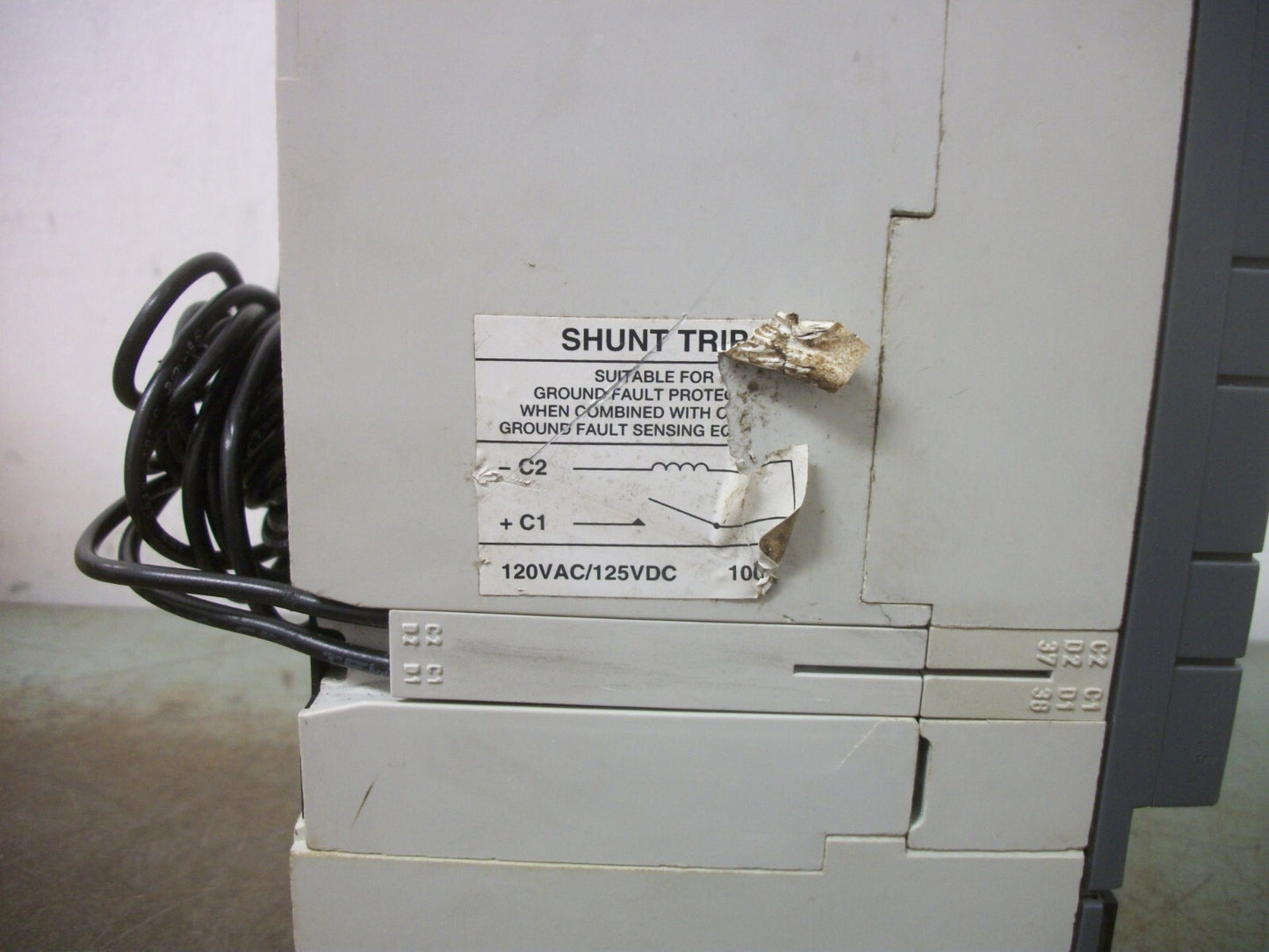 ABB SACE S4 S4N CIRCUIT BREAKER 122160023-001 250AMP 600VOLT 3POLE SHUNT+AUX NOB