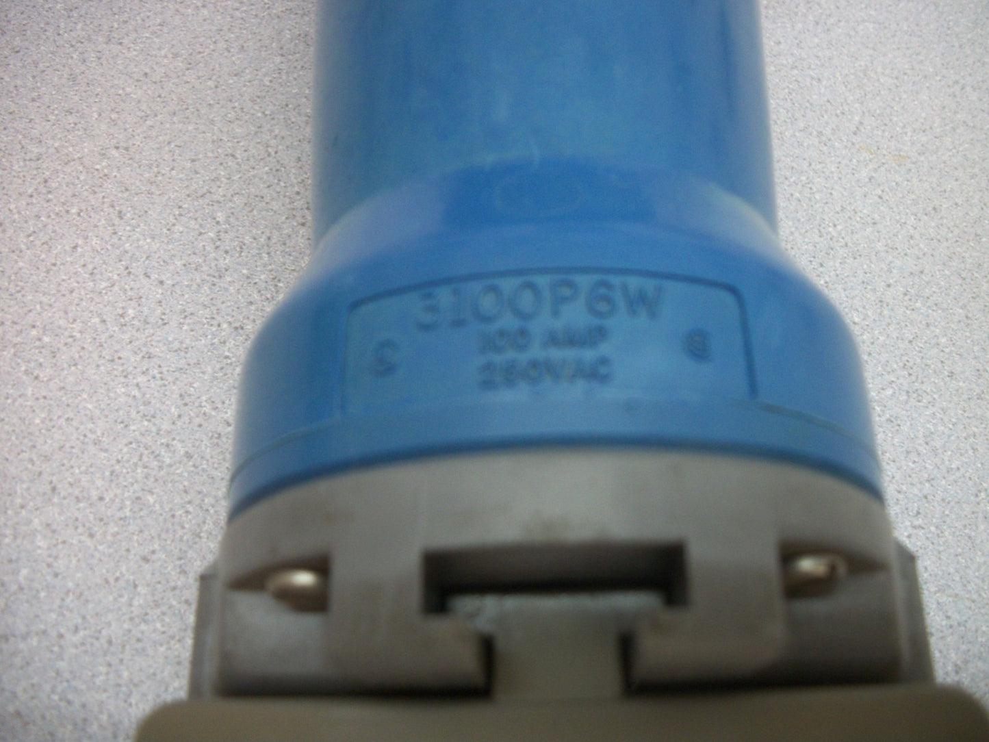 HUBBELL PIN & SLEEVE CONNECTOR PLUG HBL3100P6W 100AMP 250VOLT 2POLE 3W