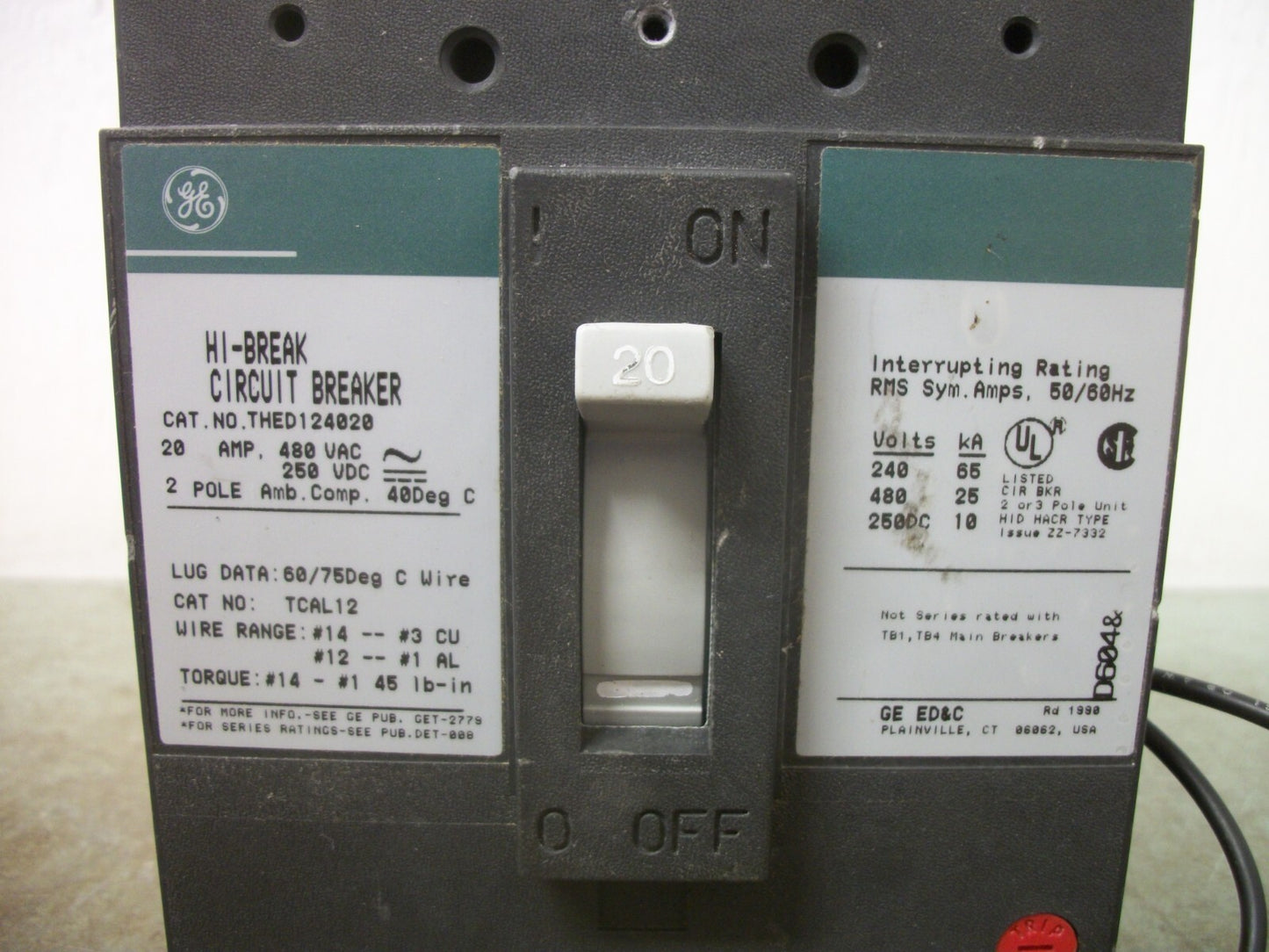 GE THED CIRCUIT BREAKER THED124020 20AMP 480VOLT 3POLE W/SHUNT NOB