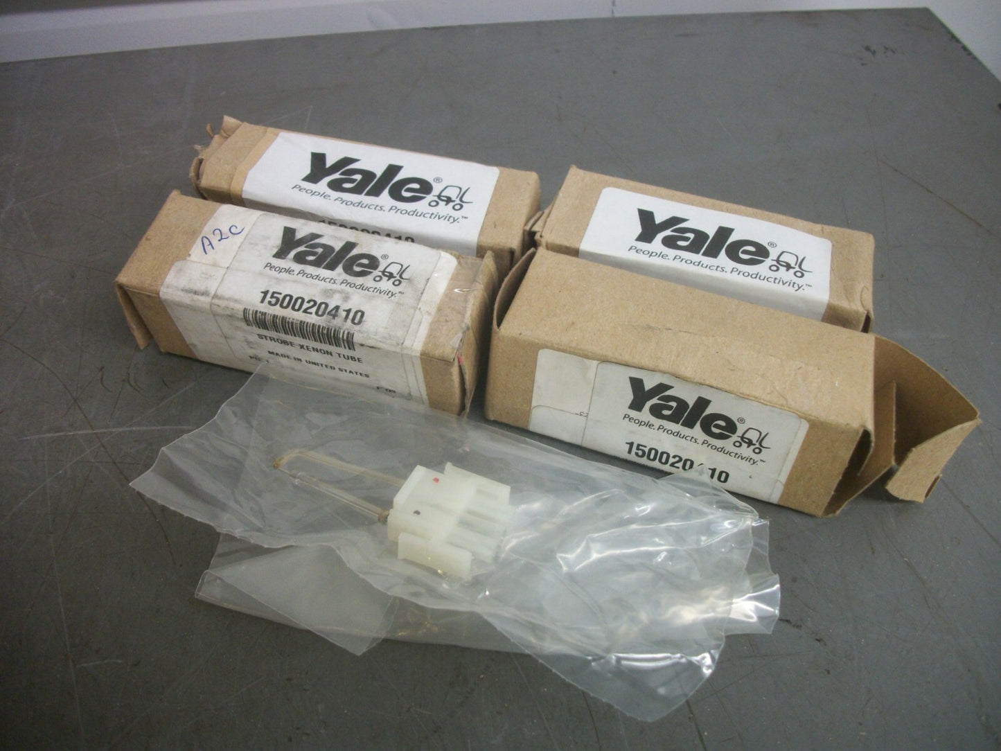 YALE LOT OF 4 XENON TUBE STOBES 150020410 NIB