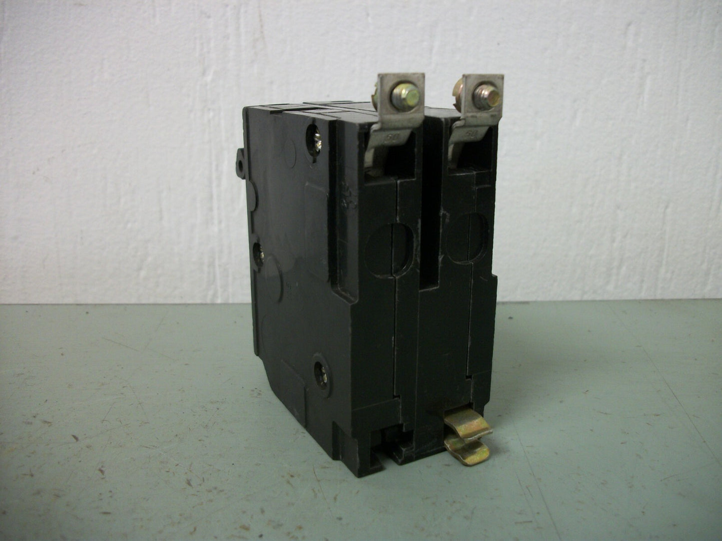 SQUARE D QOB CIRCUIT BREAKER QOB220 20AMP 240VOLT 2POLE OLD