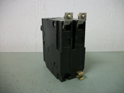 SQUARE D QOB CIRCUIT BREAKER QOB220 20AMP 240VOLT 2POLE OLD