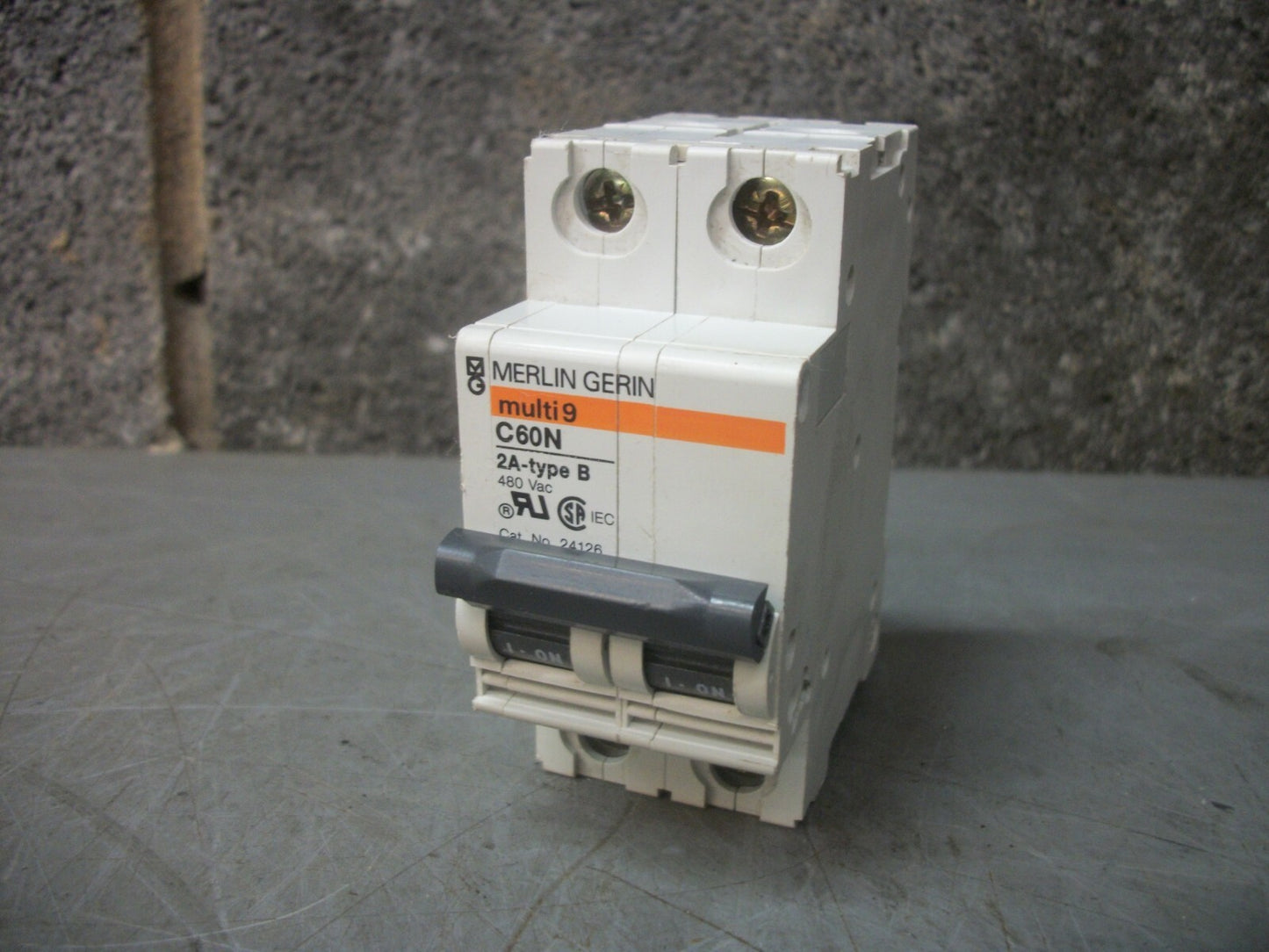MERLIN GERIN MULTI9 C60N MOTOR CIRCUIT BREAKER MG24126 2AMP 480VOLT 2POLE