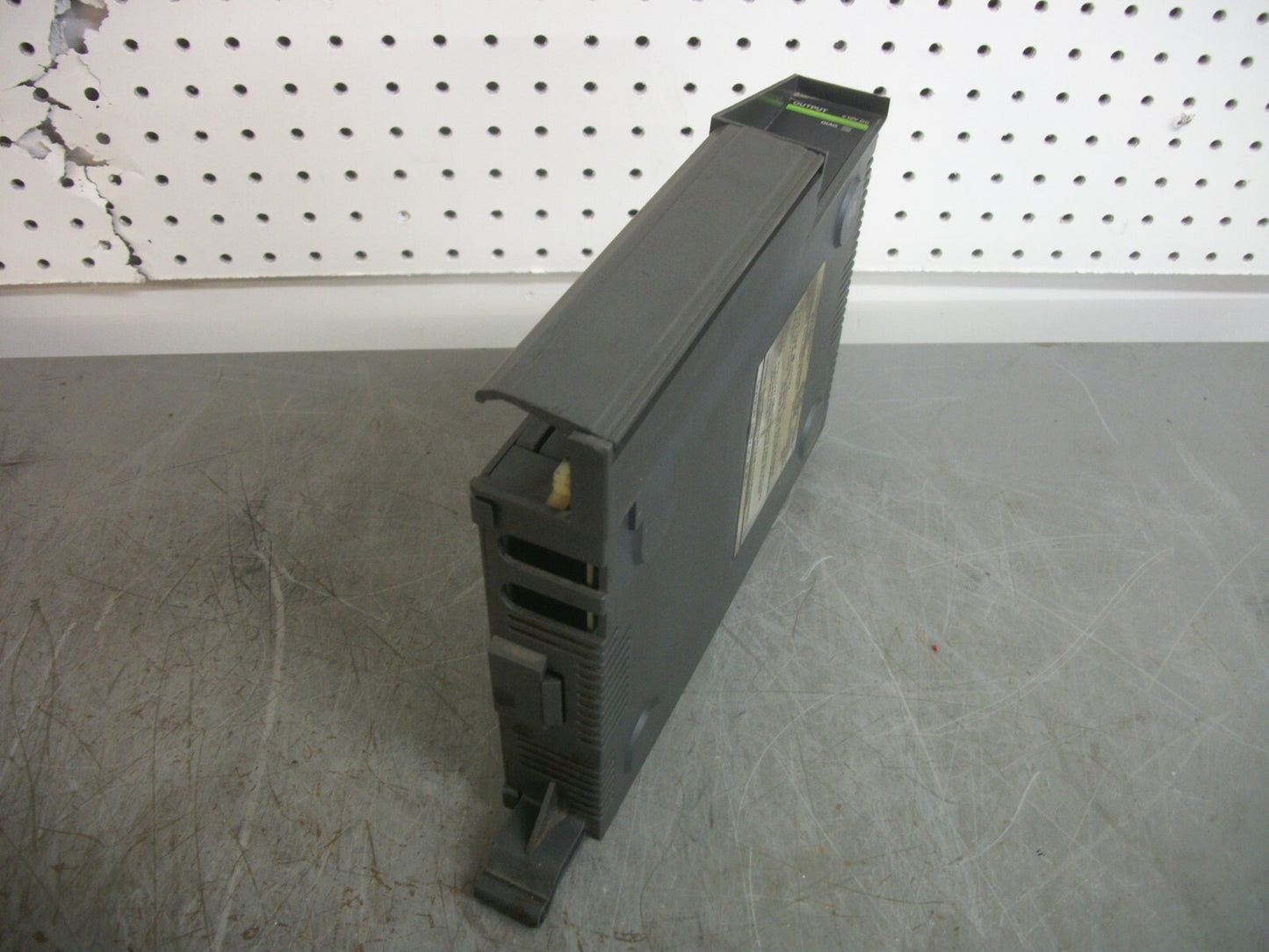 GIDDINGS & LEWIS PIC900 PROGRAMMABLE COMPUTER OUTPUT MODULE 502-03518-02R1