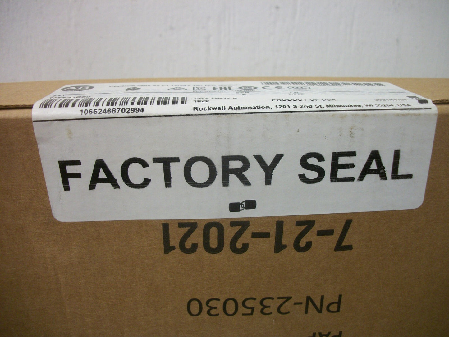 ALLEN-BRADLEY CONTROLLOGIX 32PT 12/24VDC D/O OUTPUT MODULE 1756-OB32 NIB