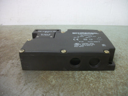 SCHMERSAL SAFETY INTERLOCK SWITCH AZM 161CC-24RK-024