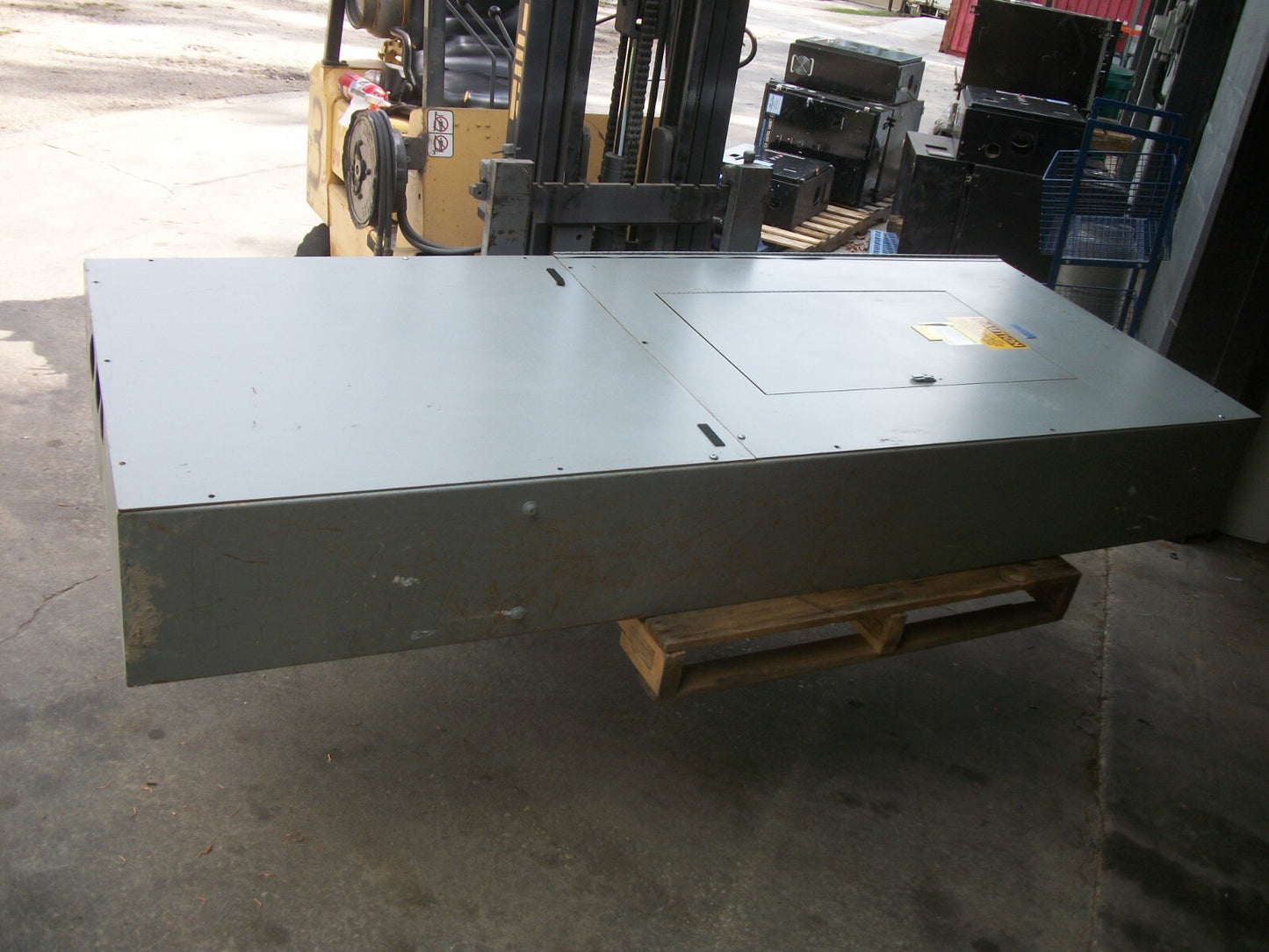 GUS BERTHOLD LOAD CENTER PANELBOARD EU29511 1200AMP 277/480VOLT 3PH 4W