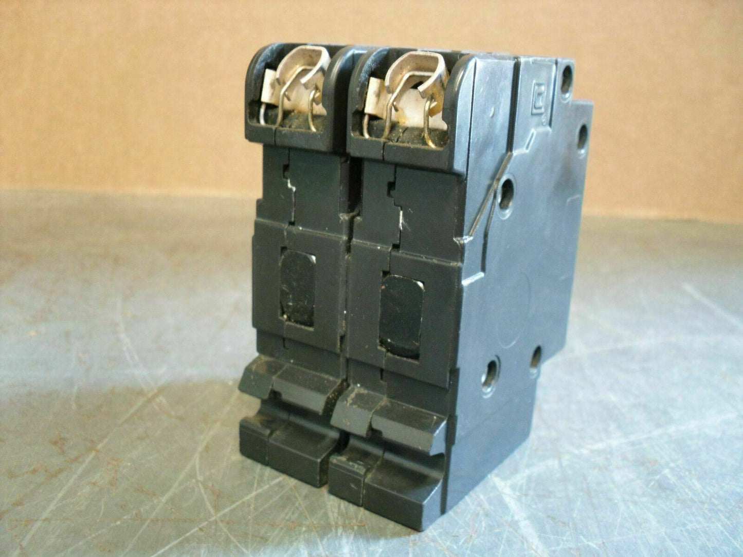 SQUARE D EH-4 CIRCUIT BREAKER EH24020 20AMP 480VOLT 2POLE