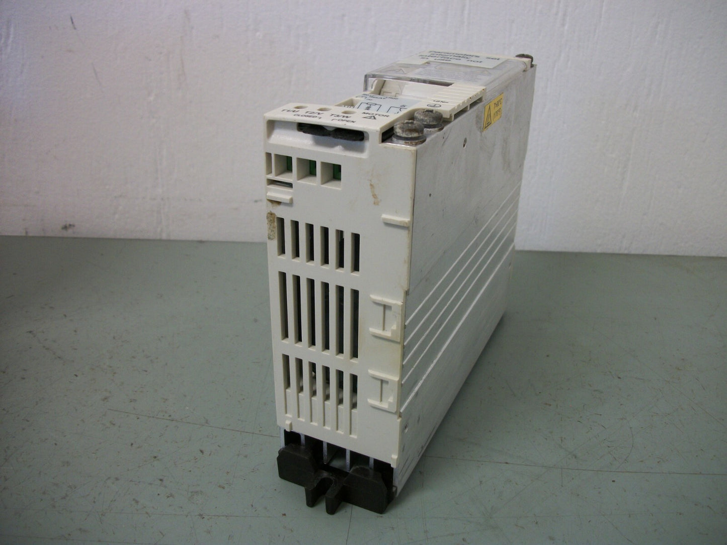 ABB 1/2HP VARIABLE FREQUENCY DRIVE ACS55-01N-02A2-2 240VOLT 3PH 2.2AMP