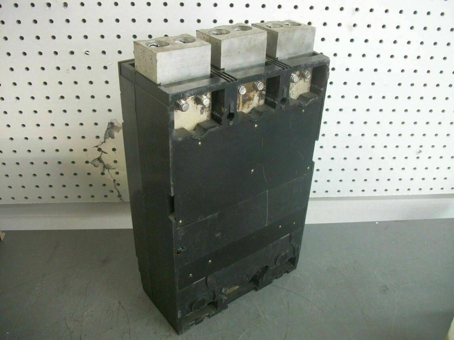 SQUARE D MAL CIRCUIT BREAKER MAL36800 800AMP 600VOLT 3POLE BLACK