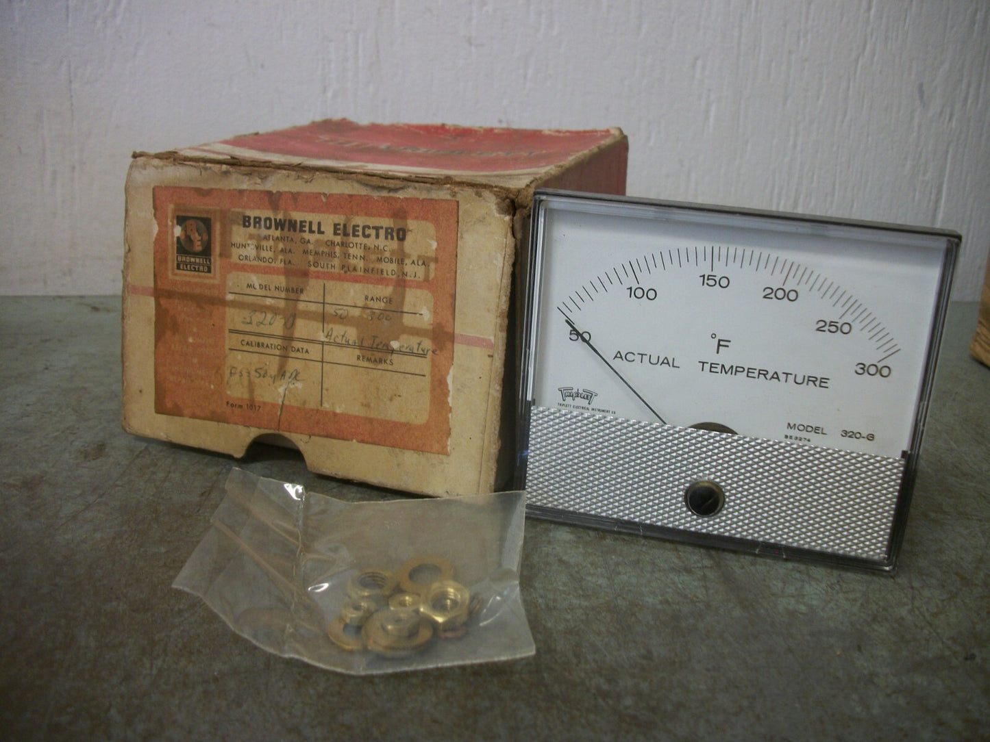 TRIPLETT ACTUAL TEMPERATURE GAUGE 320-G 50-300 DEG F NIB