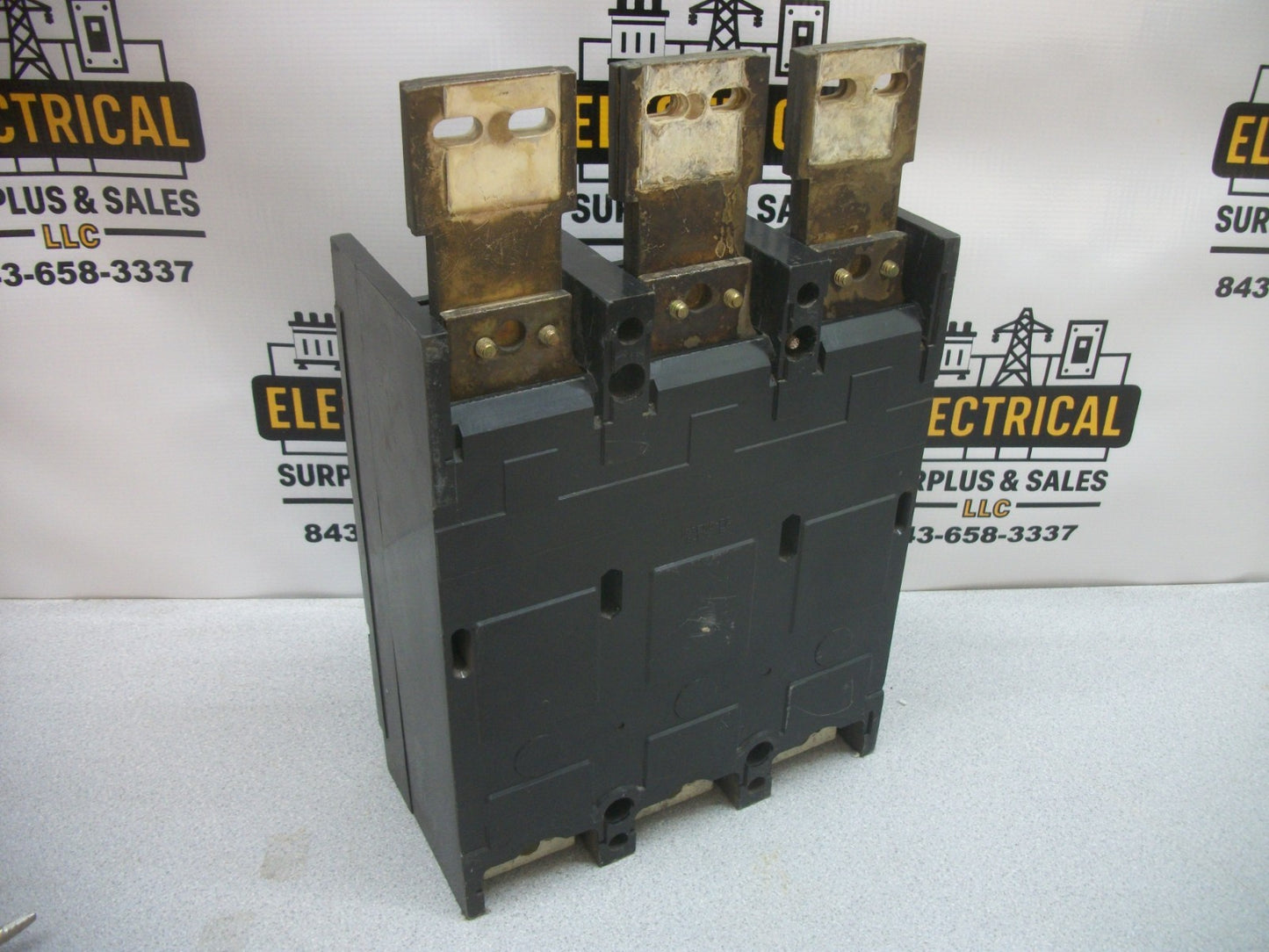 GE TJD CIRCUIT BREAKER TJD432300 300AMP 240VOLT 3POLE W/HARDWARE