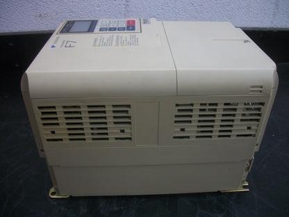 YASKAWA VARISPEED F7 VARIABLE FREQUENCY DRIVE CIMR-F7U47P5 480VOLT 3PH 17AMP