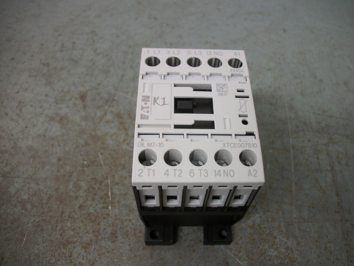 CUTLER-HAMMER DIL-M7-10 CONTACTOR XTCE007B10 20AMP 24VCOIL 3PH 600V 5HP