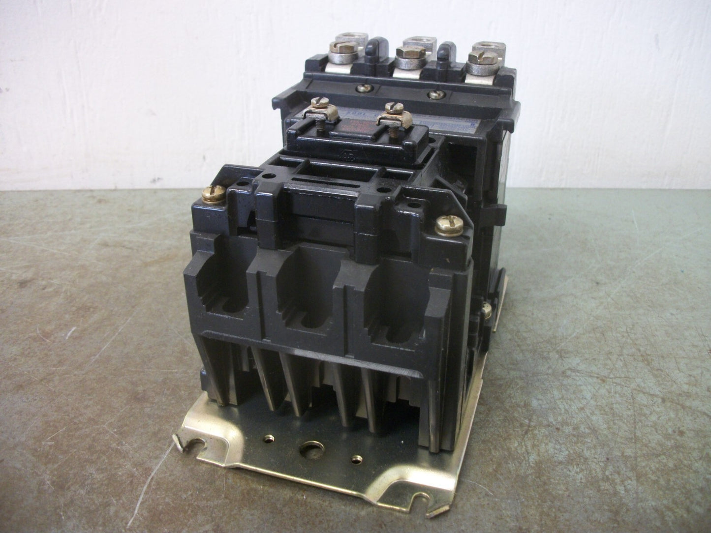 ALLEN-BRADLEY 60AMP 3POLE LIGHTING CONTACTOR 500L-C0D93 120VCOIL