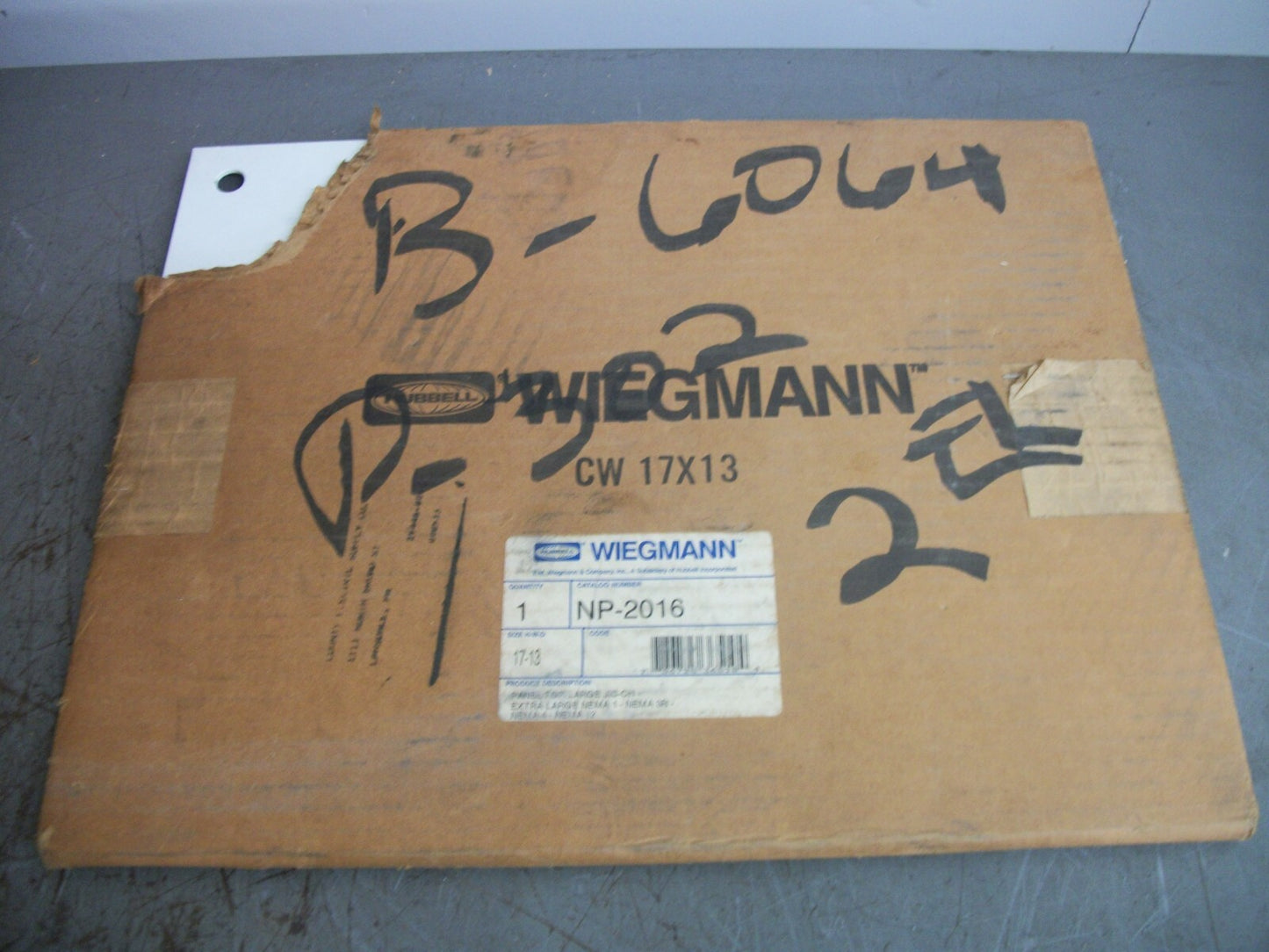 HUBBELL WIEGMANN WHITE 17X13 BACK PANEL NP-2016 NEW