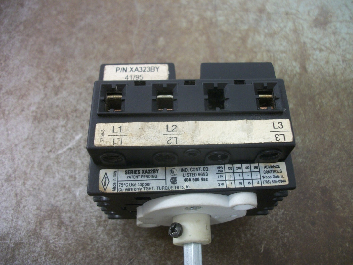 SIEMENS DISCONNECT SWITCH XA32BY 40AMP 600VOLT 3POLE W/HANDLE