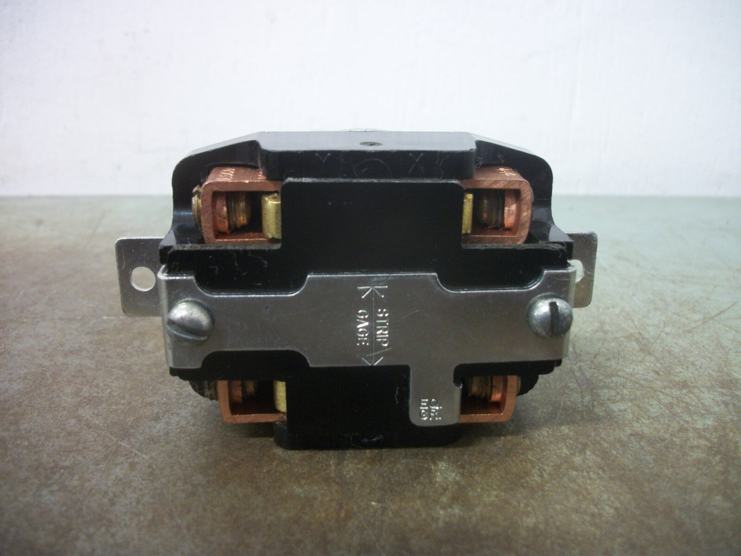 ARROW-HART HART-LOCK LOCKING RECEPTACLE 7379 50AMP 600VOLT 3P 4W NOB