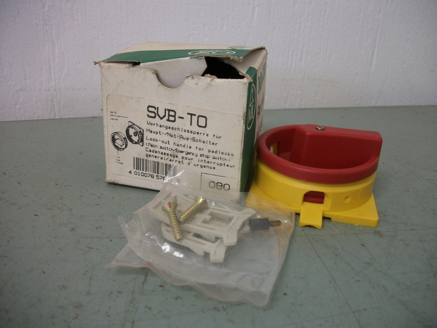 KLOCKNER-MOELLER DISCONNECT SWITCH HANDLE SVB-T0 SVB-TO NIB