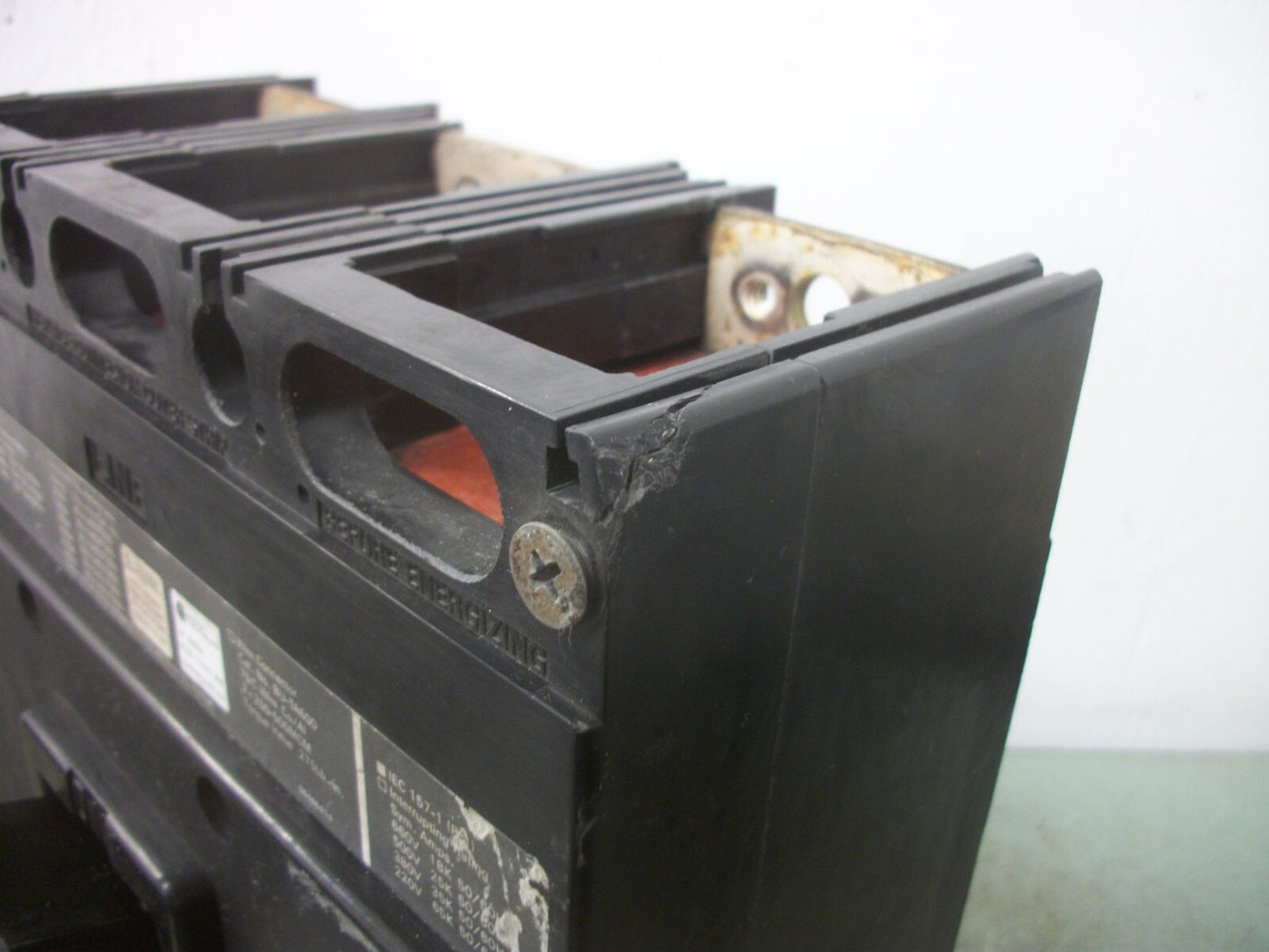 FUJI BU-LSB CIRCUIT BREAKER BU-LSB3F600 600AMP 600VOLT 3POLE W/600A TRIP CHIPPED