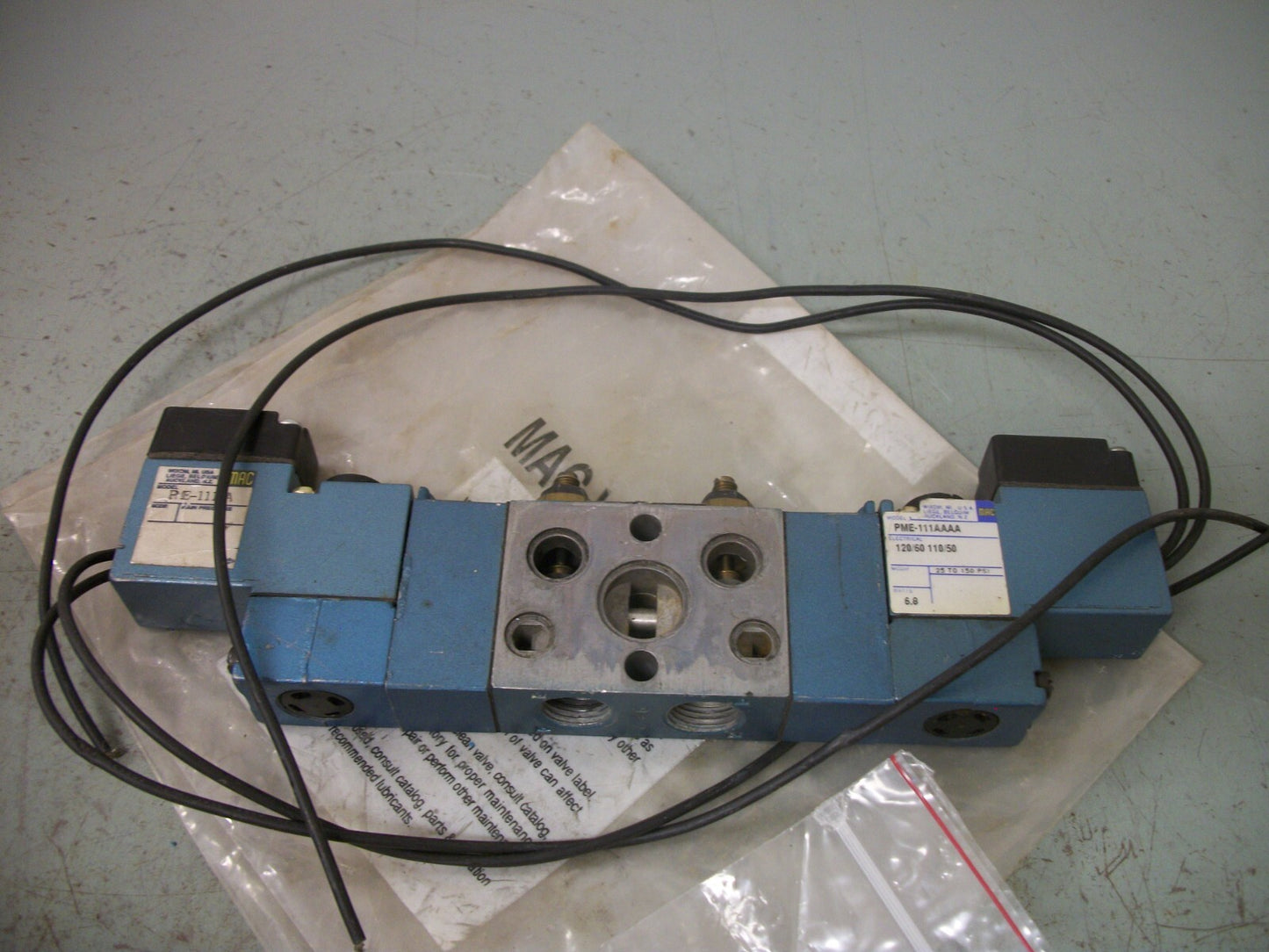 MAC DOUBLE SOLENOID VALVE 825C-PM-111AA-593 120VOLT NEW