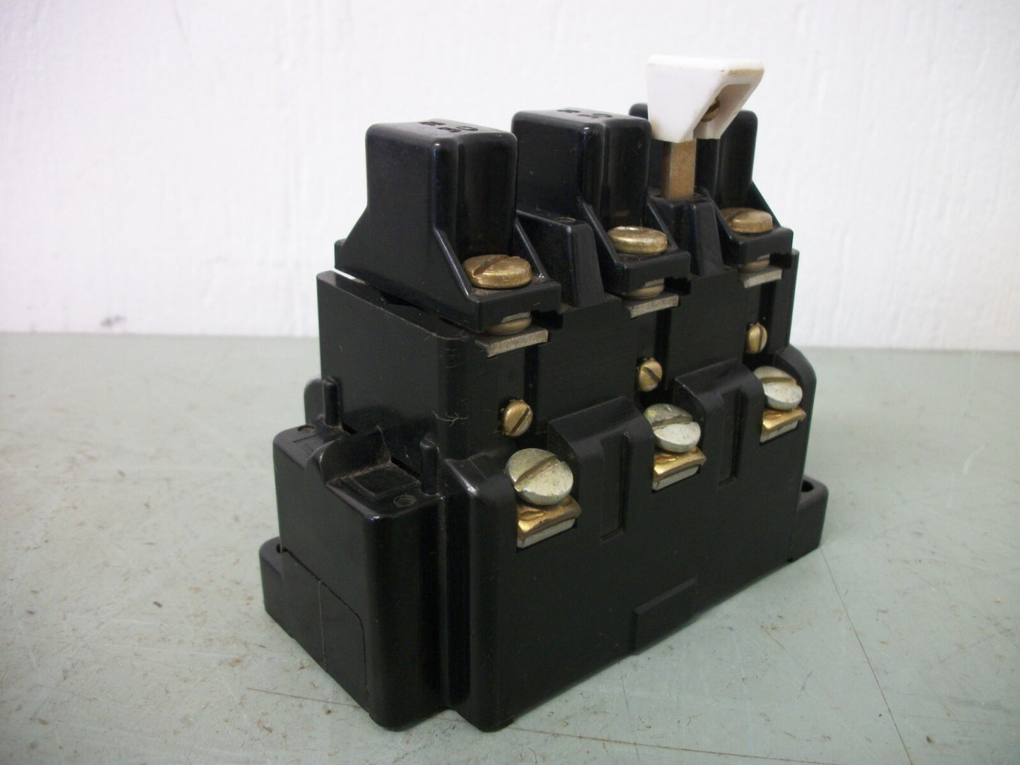 ALLEN-BRADLEY THERMAL OVERLOAD RELAY 815-BOV16 600VOLT