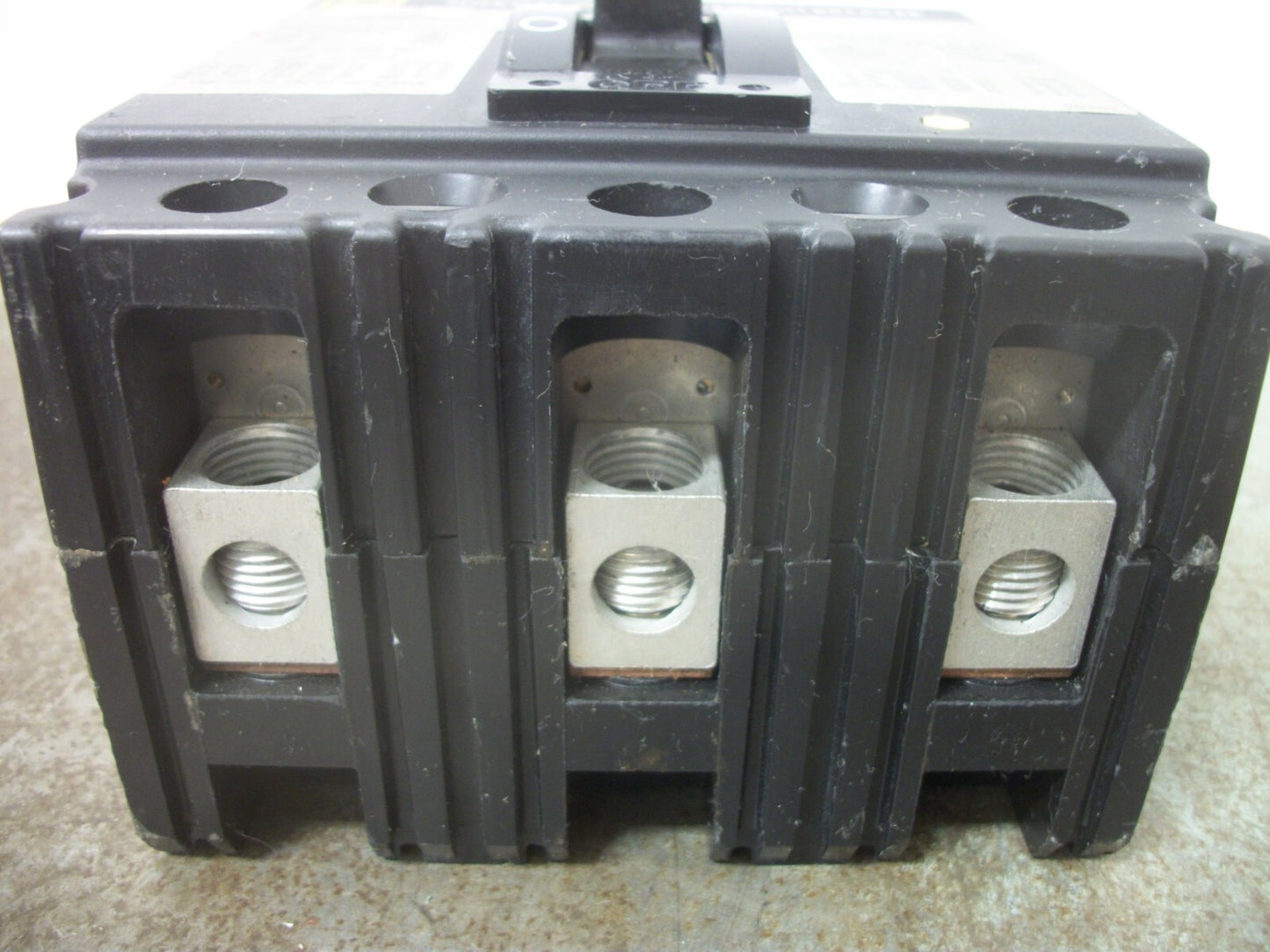 SQUARE D FAL CIRCUIT BREAKER FAL36070 70AMP 600VOLT 3POLE GRAY NOB