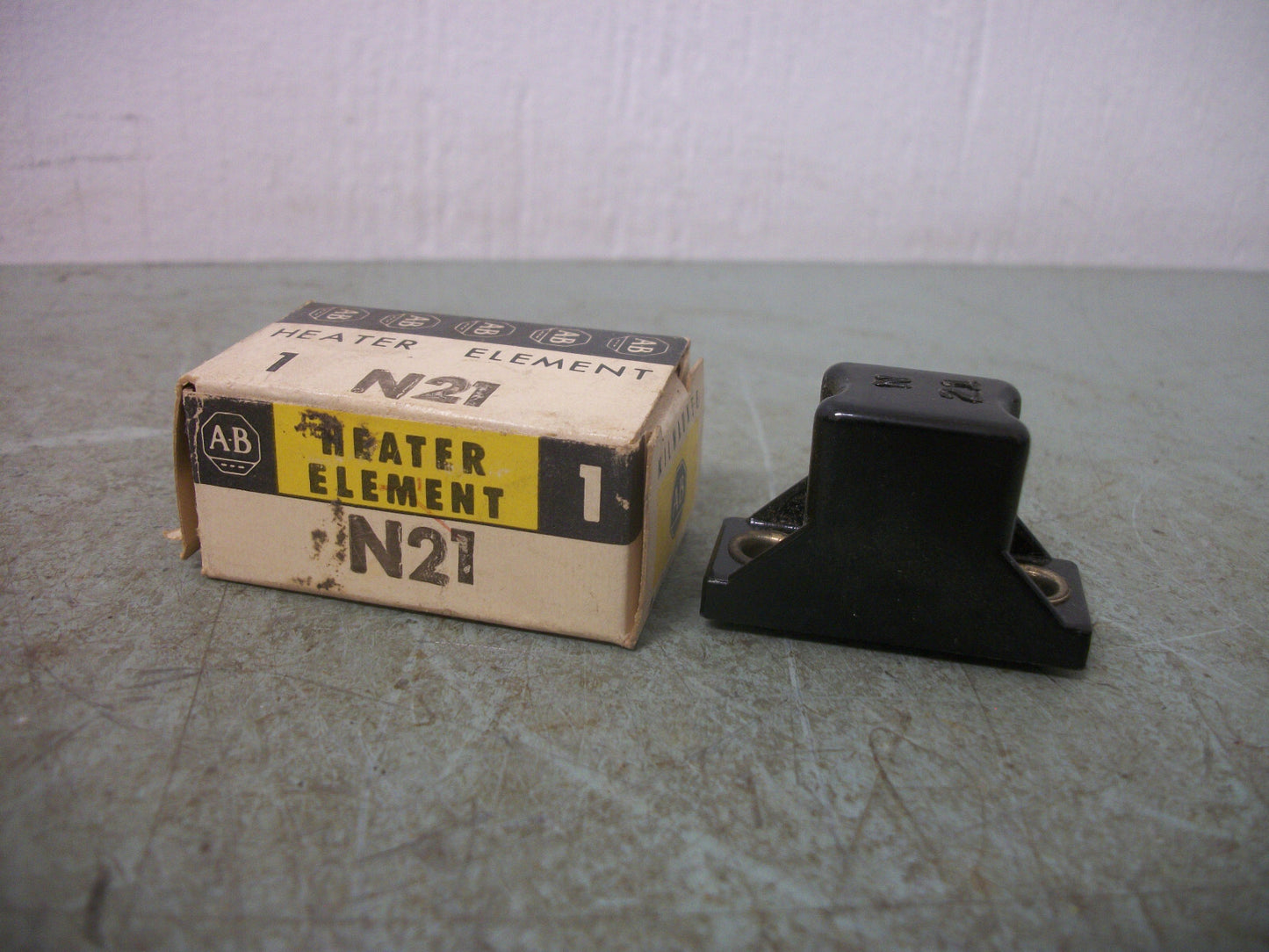 ALLEN-BRADLEY OVERLOAD RELAY THERMAL HEATER N21 NIB