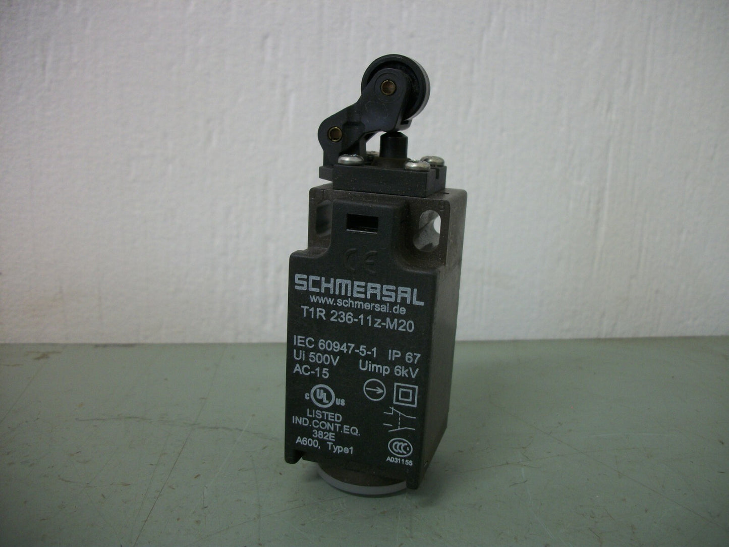 SCHMERSAL LIMIT SWITCH T1R 236-11ZM20 NOB