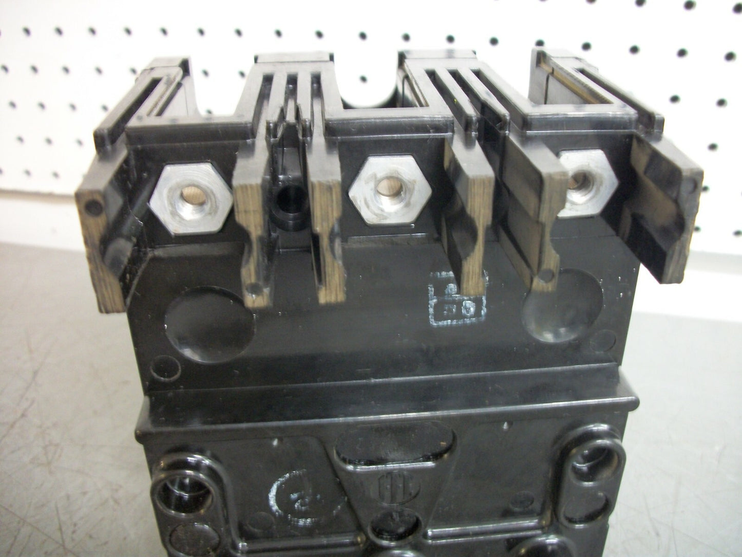 SIEMENS EH3 CIRCUIT BREAKER EH3B020 20AMP 480VOLT 3POLE CHIPPED