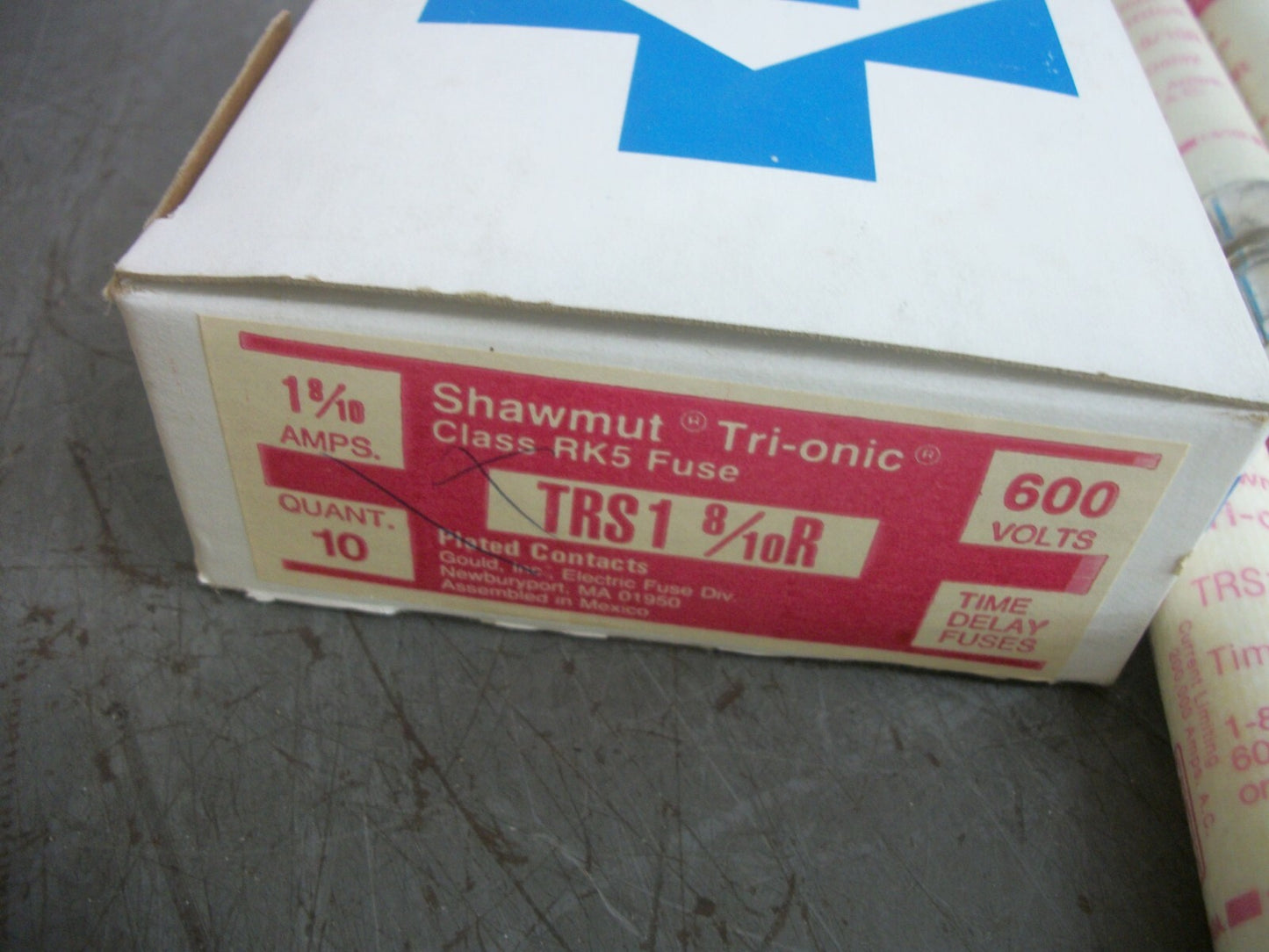 GOULD SHAWMUT BOX OF 10 TRI-ONIC FUSES TRS1-8/10R 1-8/10AMP 600VOLT NIB