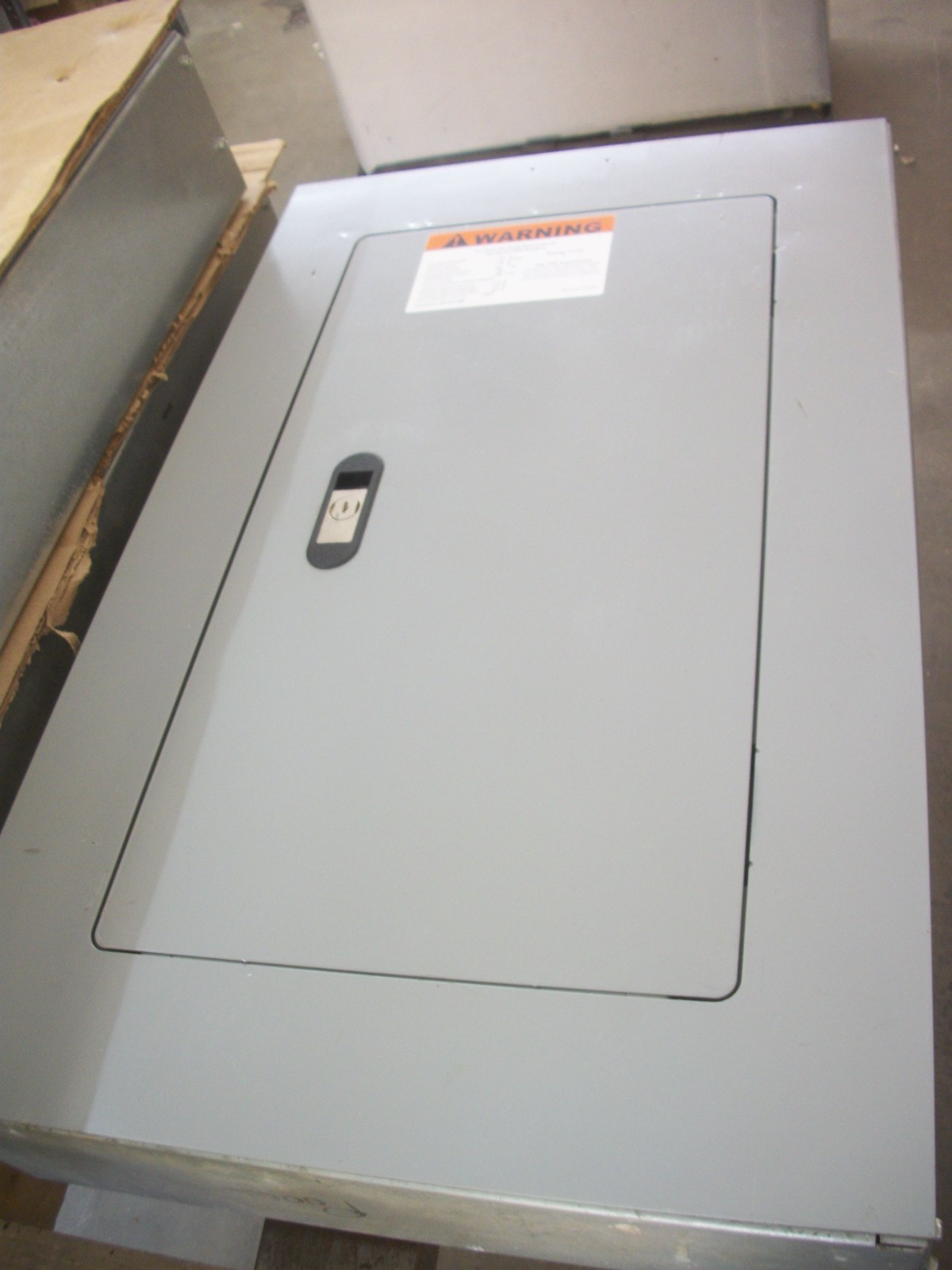 SIEMENS P1 LOAD CENTER PANELBOARD BQD 250AMP 480Y/277VOLT 3PH 4W W/150A MAIN