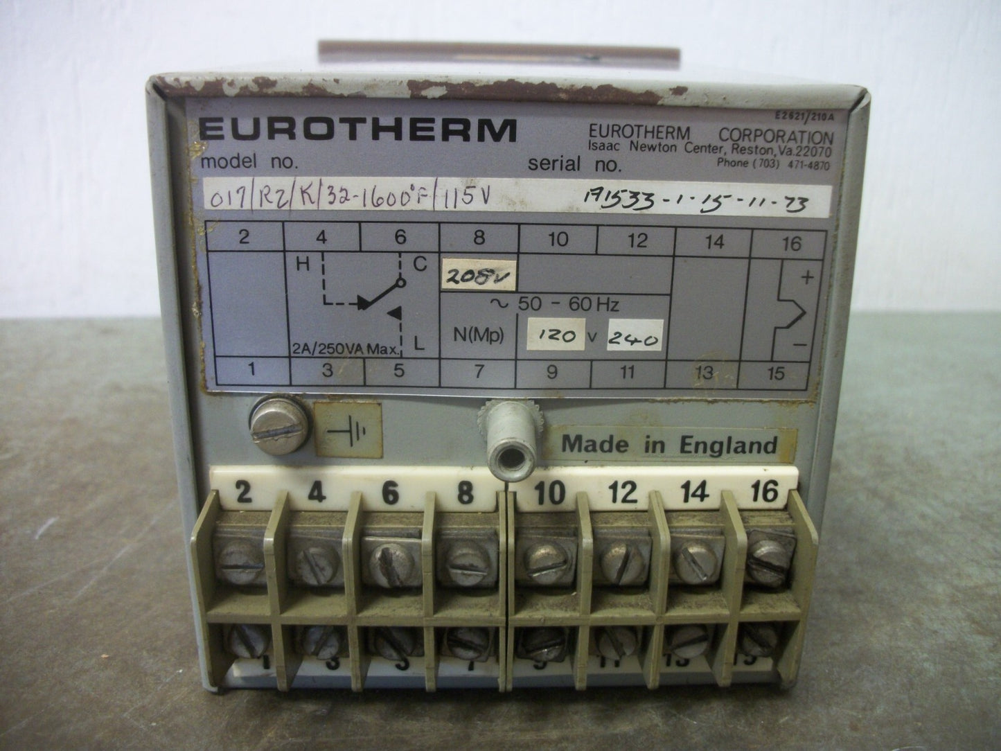 EUROTHERM ANALOG TEMPERATURE CONTROLLER 017/R2/K/32-1600F/115V