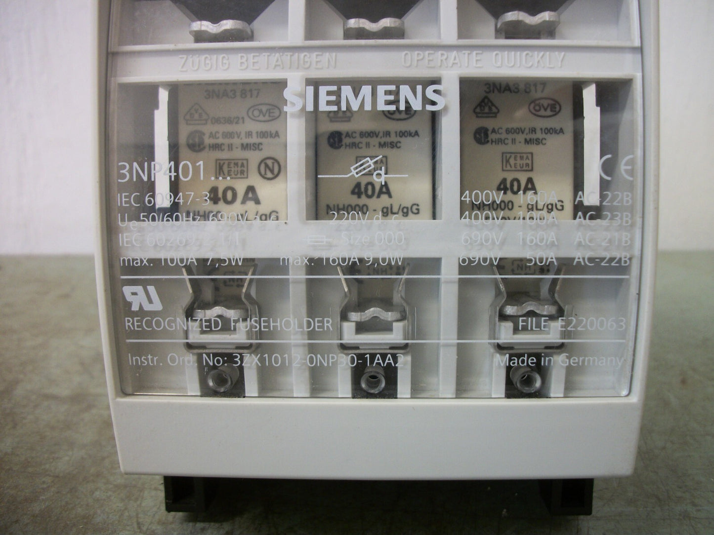 SIEMENS 3NP401 FUSE HOLDER 3ZX1012-0NP30-1AA2 160AMP 690VOLT 3POLE