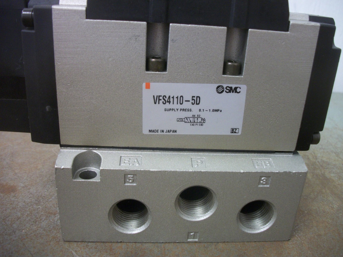 SMC PNEUMATIC SOLENOID VALVE VFS4110-5D 0.1-1.0MPa 21-26VCOIL NOB