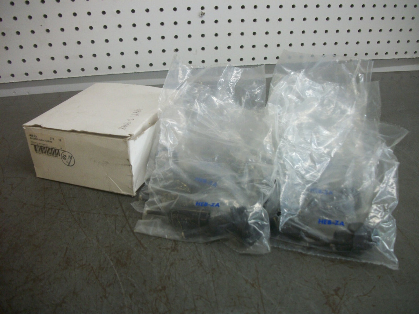 BUSSMANN BOX OF 8 FUSEHOLDERS HEB-ZA 30AMP 600VOLT NIB