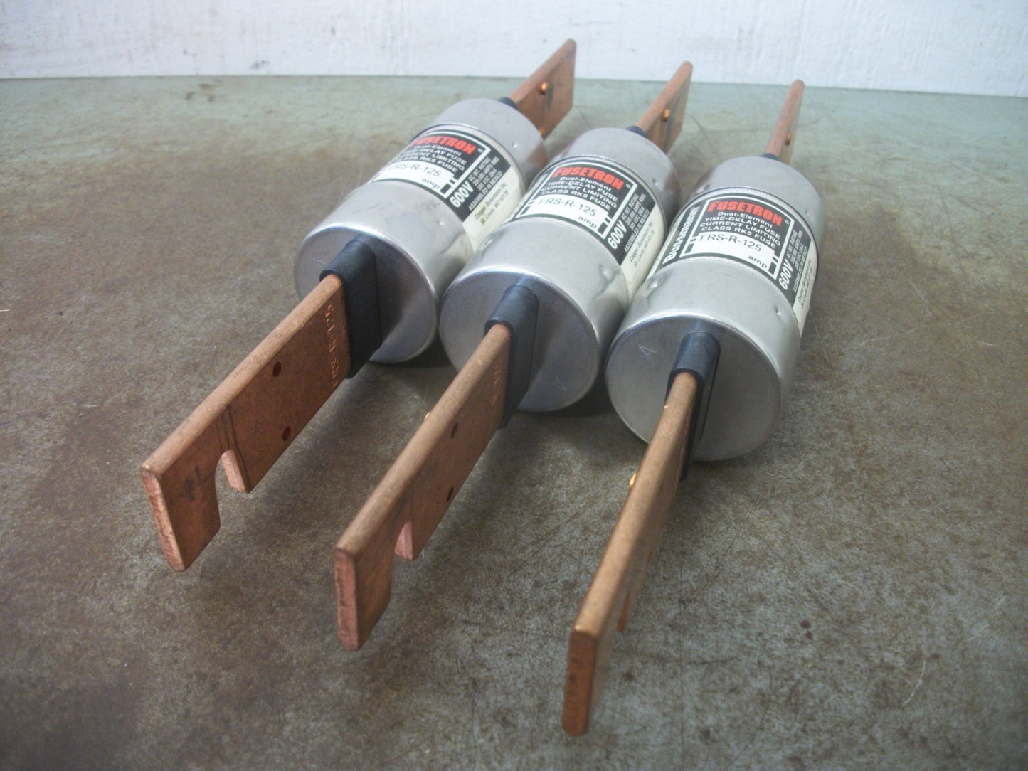 BUSSMANN LOT OF 3 FUSETRON FUSES FRS-R-125 125AMP 600VOLT