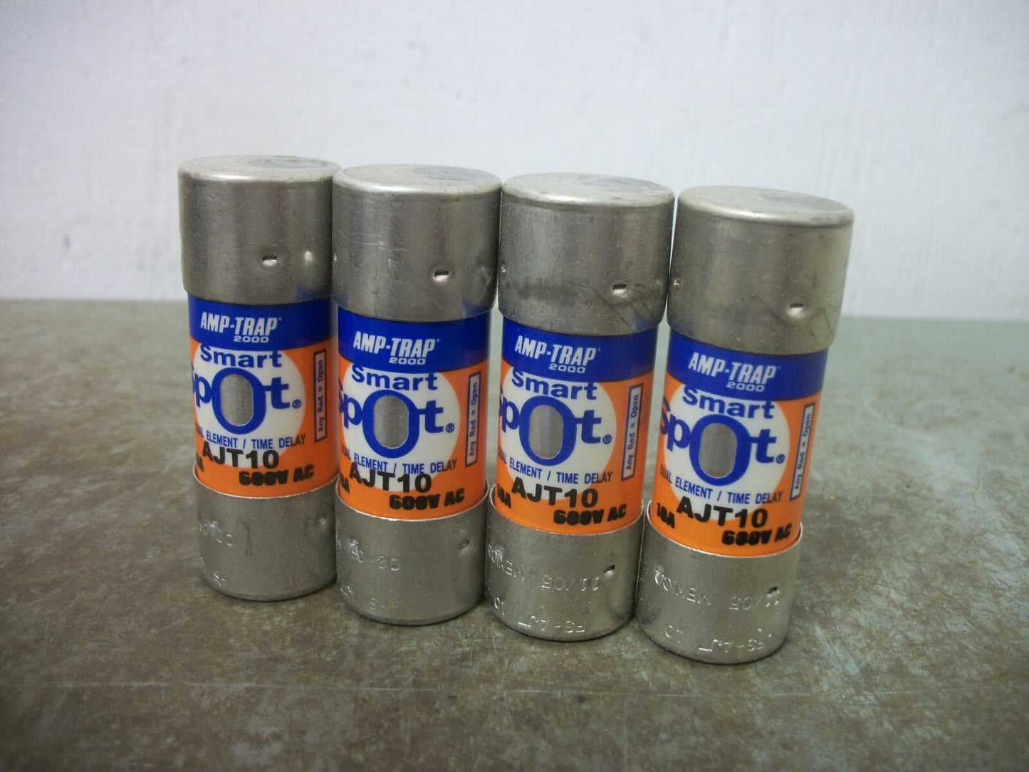 FERRAZ-SHAWMUT LOT OF 4 AMP-TRAP 2000 SMART SPOT FUSES AJT10 10AMP 600VOLT