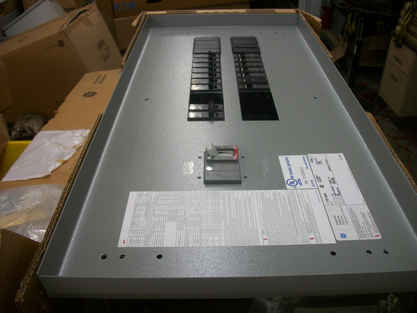 GE RELIAGEAR PANELBOARD INTERIOR AQF1302AB 225A 120/240V 1PH 200A MAIN NIB