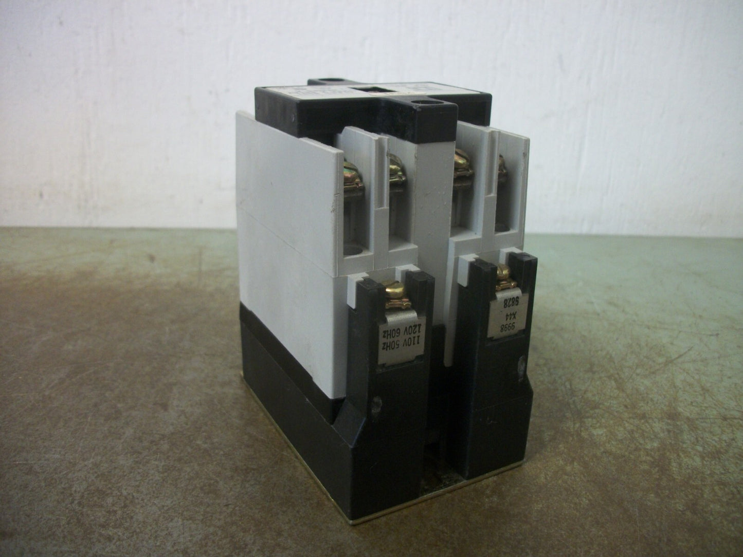 SQUARE D TYPE X CONTROL RELAY 8501XO20 8501X020 120VCOIL